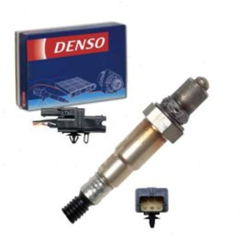 DENSO Upstream Air Fuel Ratio Sensor for 2005-2006 Nissan Armada 5.6L V8