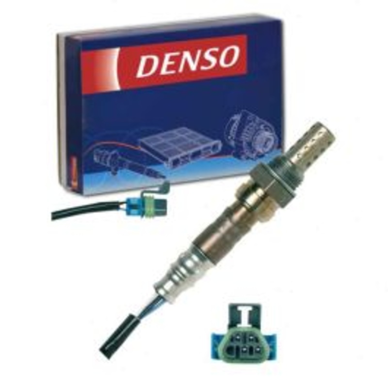 DENSO Upstream Oxygen (O2) Sensor for 2001-2002 GMC Sierra 3500